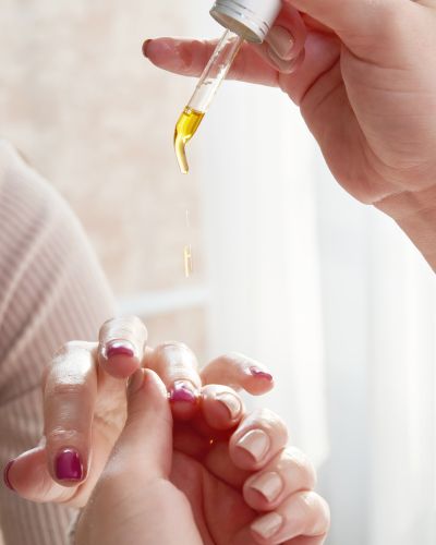 ongles tassin et pose vernis semi permanent tassin